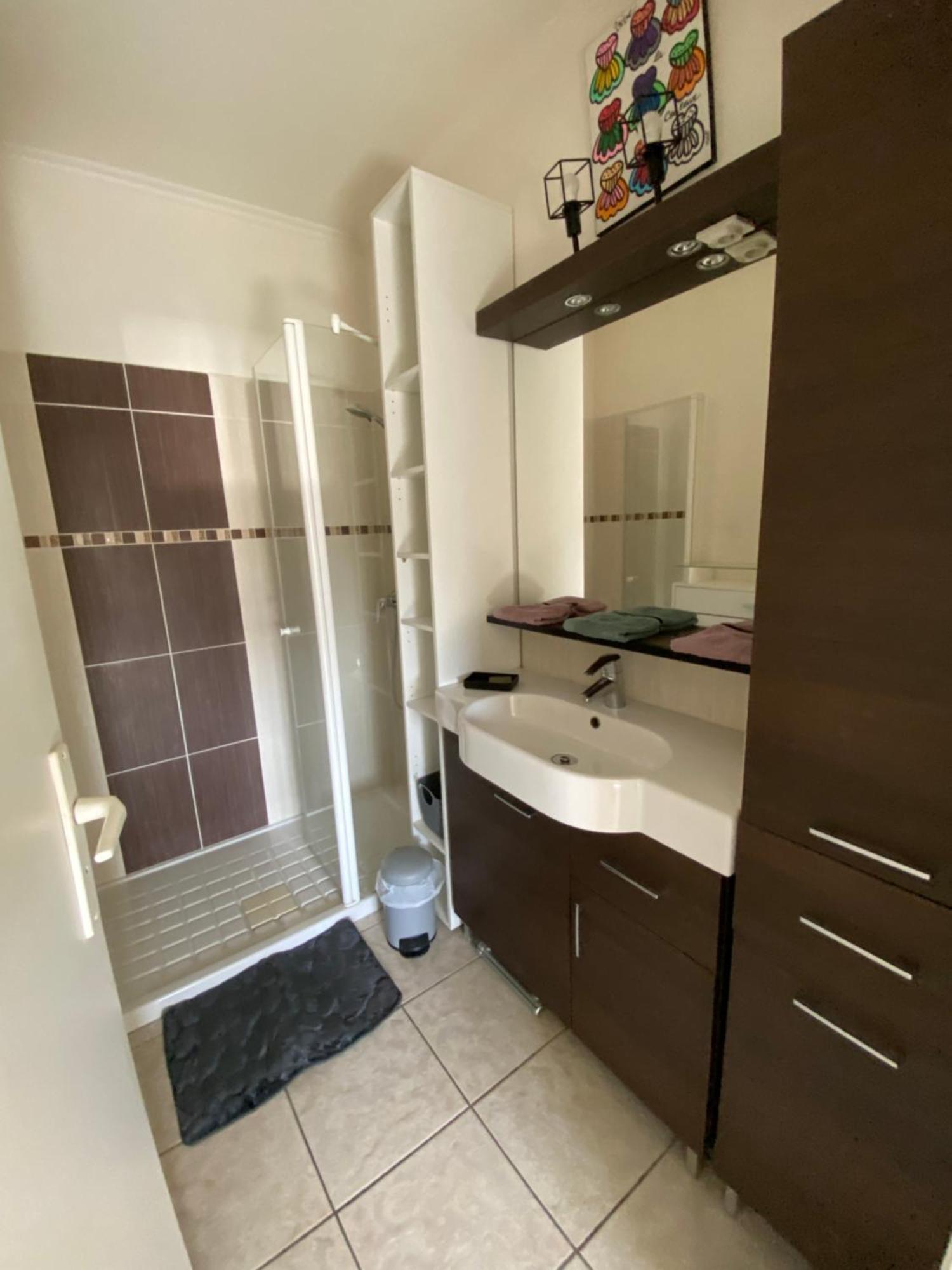 Chez Virginie : Appartement Lumineux Au Calme. Frejus Ngoại thất bức ảnh