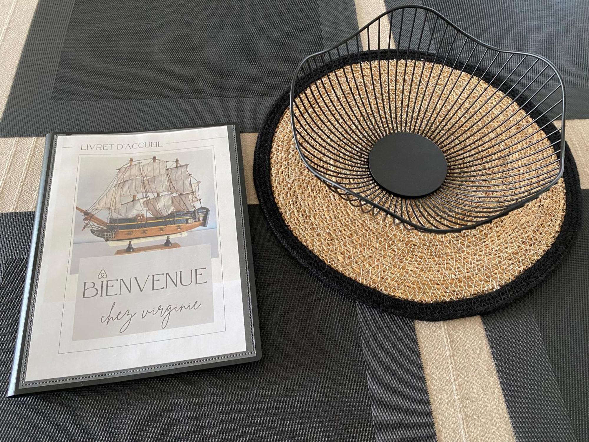 Chez Virginie : Appartement Lumineux Au Calme. Frejus Ngoại thất bức ảnh